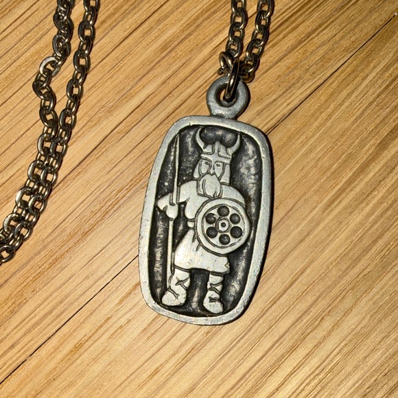 Vintage Viking Warrior Pendant Necklace Antiqued pewter silver made in Sweden - Picture 3 of 5